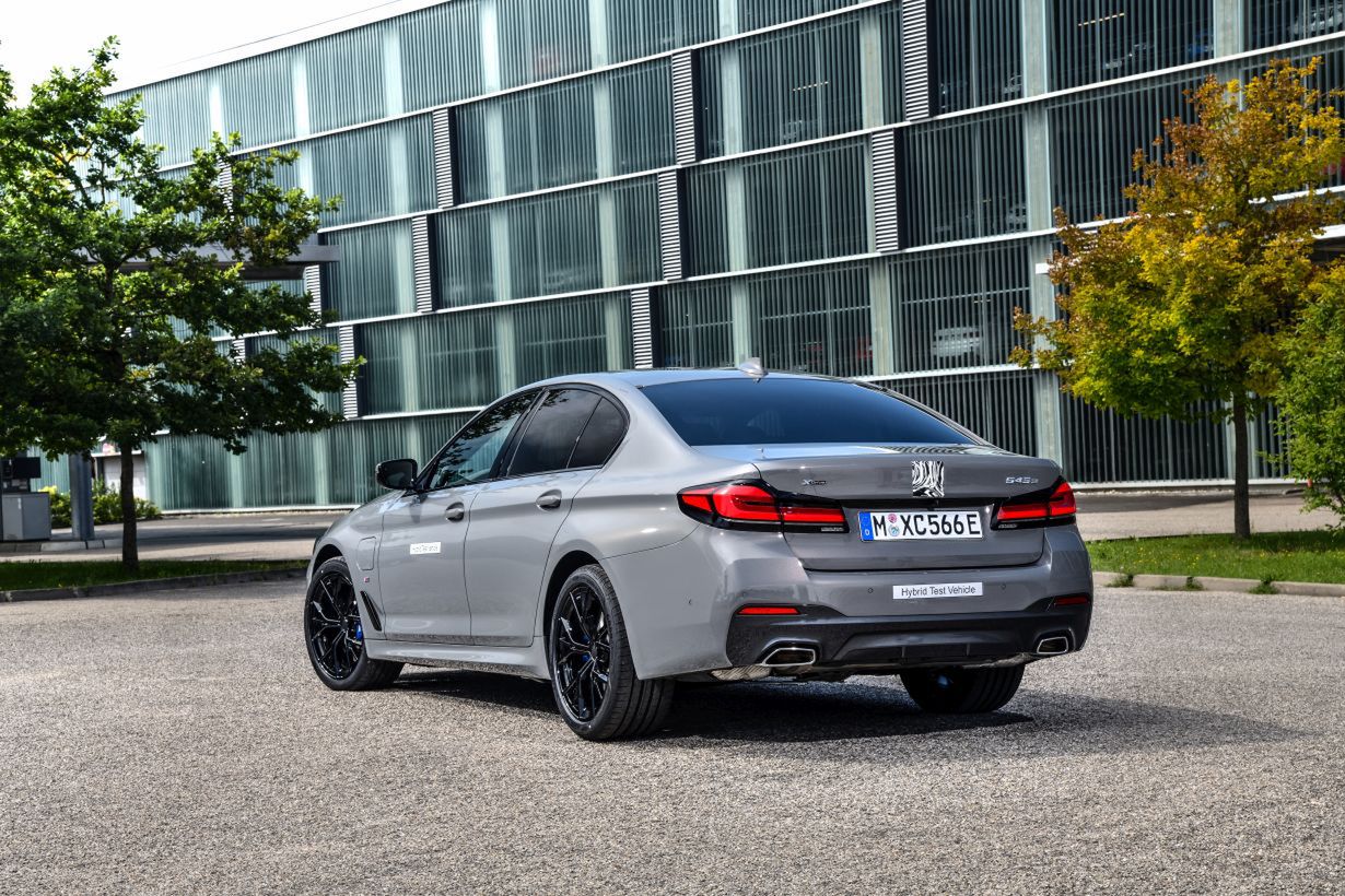 Pierwsza jazda BMW 545e: nowy napęd i funkcje Connectivity z nową aplikacją my BMW 3