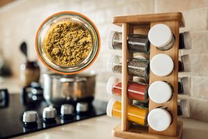 Niepozorna przyprawa z kuchennej szafki. Pomaga w walce z miażdżycą i podkręca odporność