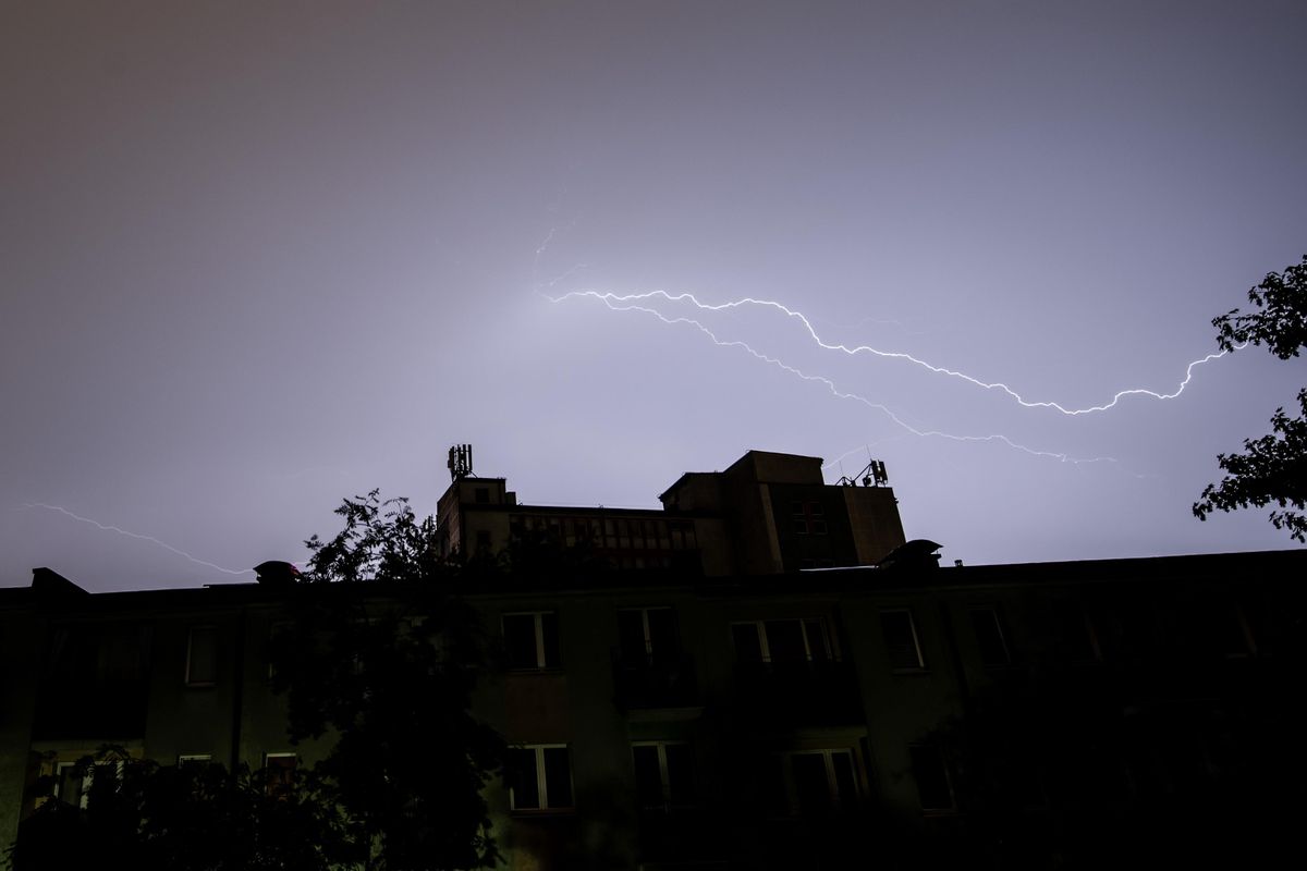 IMGW wydał ostrzeżenie 1 stopnia przed burzami