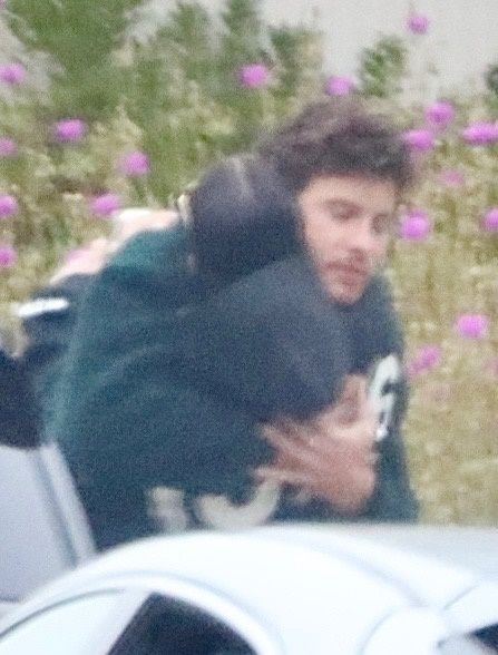 Shawn Mendes na spacerze ze starszą o 26 lat terapeutką