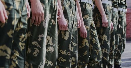 Chcą ratować obwód kurski. Na front jedzie mężczyzna bez oka i 70-latek