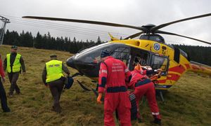 Wypadek w Łódzkiem. Samochód wjechał w pielgrzymów