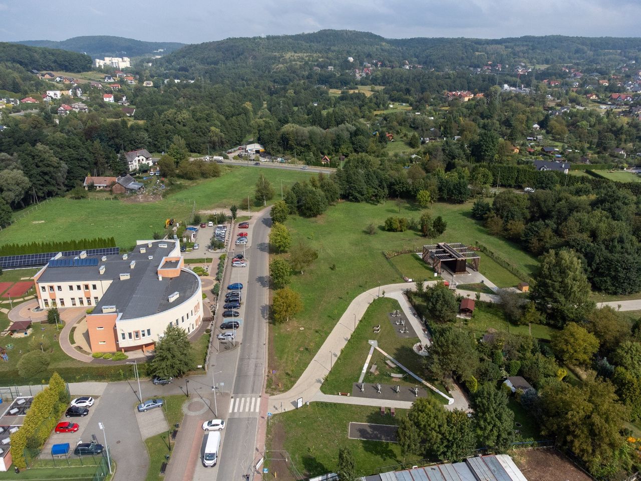 Krzeszowice: Ruszyła budowa żłobka. Po zaskarżeniu przetargu i rozstrzygnięciach budowlańcy rozpoczęli prace