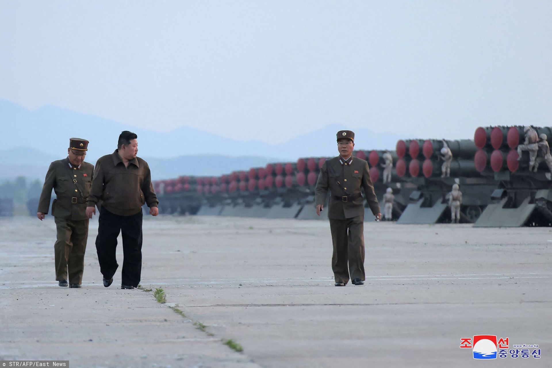 wiadomości,aktualności,WP Wiadomości Korea Płn. przeprowadziła test potężnych rakiet. Przed Trumpem w Seulu