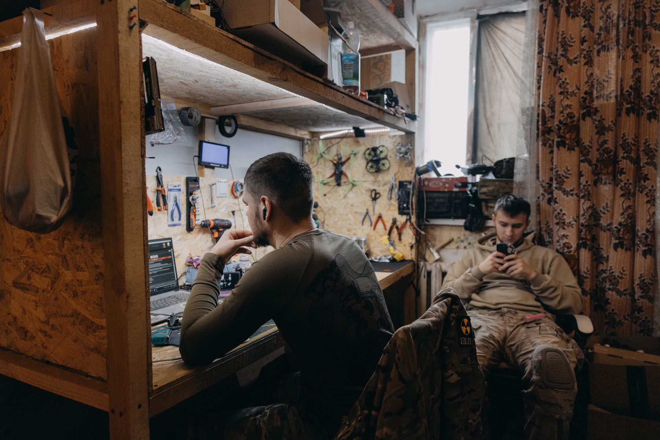 Ukraina dopiero zaczyna wprowadzać drony światłowodowe na froncie