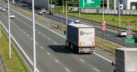 Z Krakowa do Warszawy w trzy godziny. Sieć szybkich dróg bliska domknięcia