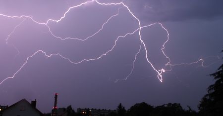 IMGW wydał nowe ostrzeżenia. Miejcie się na baczności