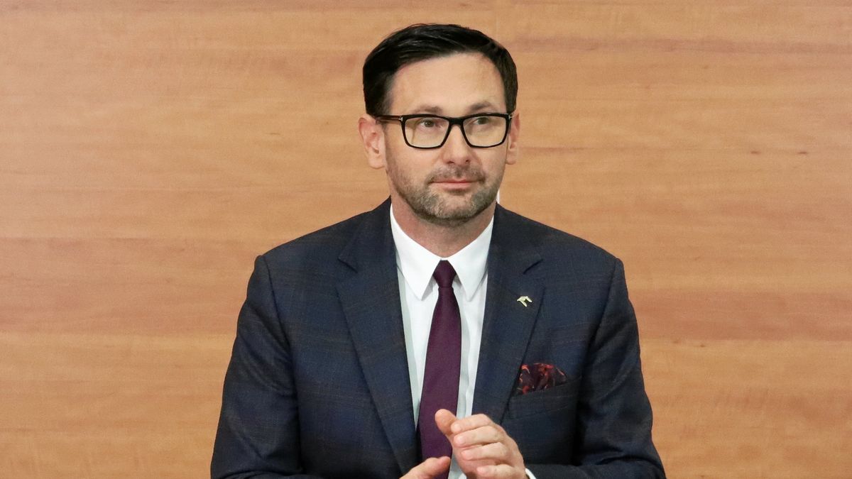 19.07.2022  Plock . Siedziba Orlenu . Podpisanie porozumienia zarzadu Orlenu i Lotosu ze strona zwiazkowa  w sprawie przejecia Lotosu przez Orlen . Prezes PKN Orlen - Daniel Obajtek . Fot. Tomasz Niesluchowski / Agencja Wyborcza.pl
Fot. Tomasz Niesluchowski / Agencja Wyborcza.pl