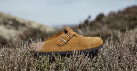 Birkenstock udowadnia, że ich obuwie nie ma terminu ważności – poznaj ponadczasowe modele idealne na każdą pogodę