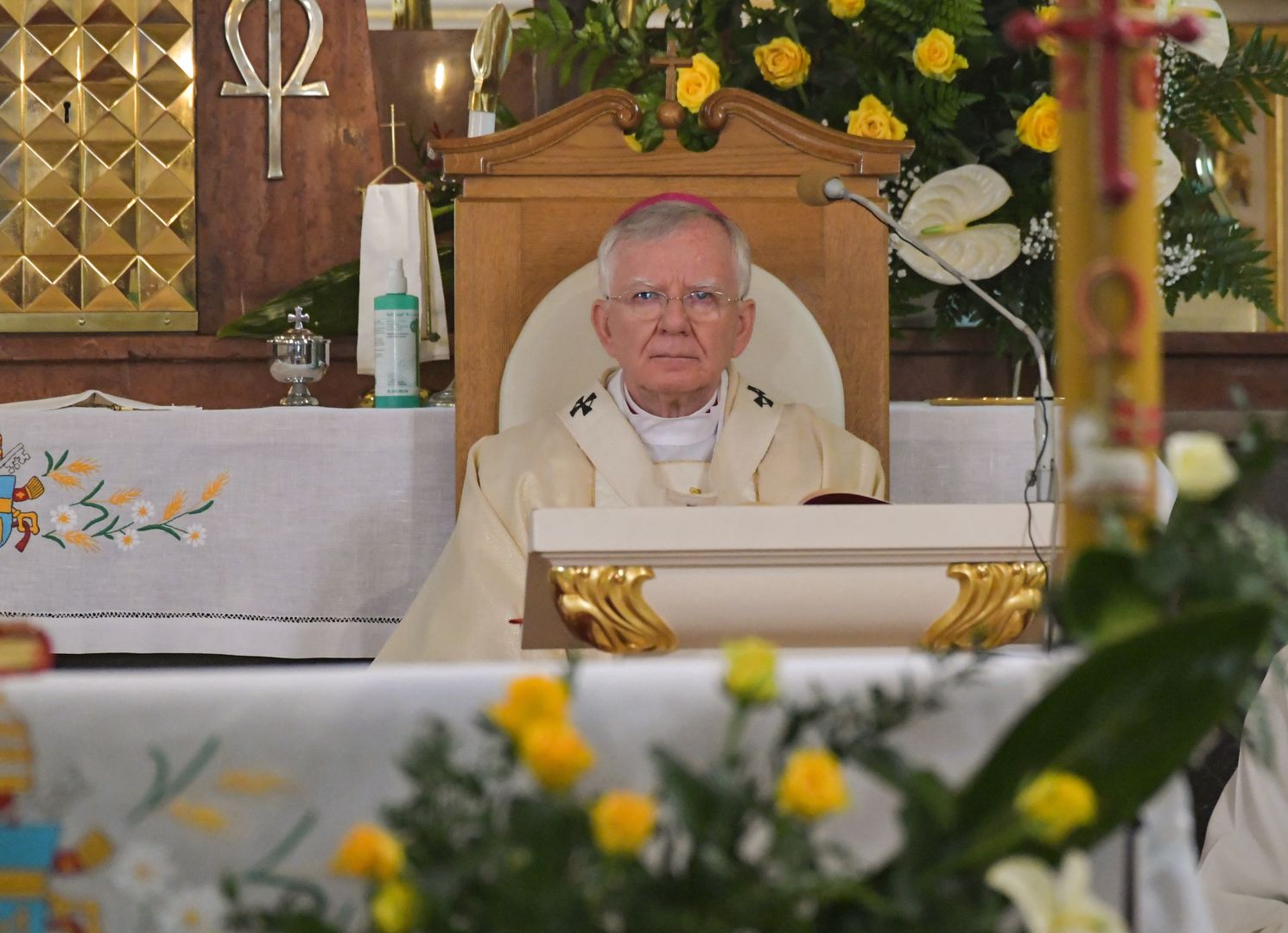 Koronawirus w Polsce. Abp Marek Jędraszewski wydał dekret