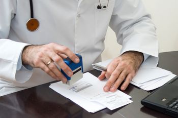 Wyciek danych 19 mln osób. Rośnie ryzyko oszustwa "na przychodnię"
