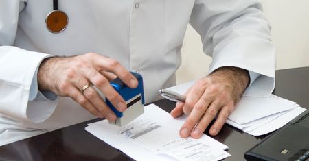Wyciek danych 19 mln osób. Rośnie ryzyko oszustwa "na przychodnię"