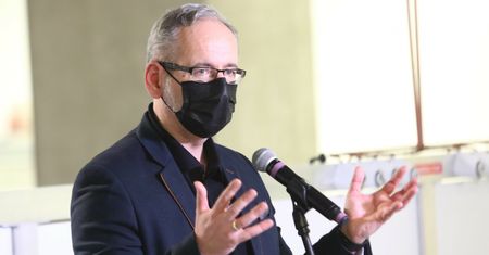 "Pierwszy taki dzień". Niedzielski skomentował nowe dane o koronawirusie