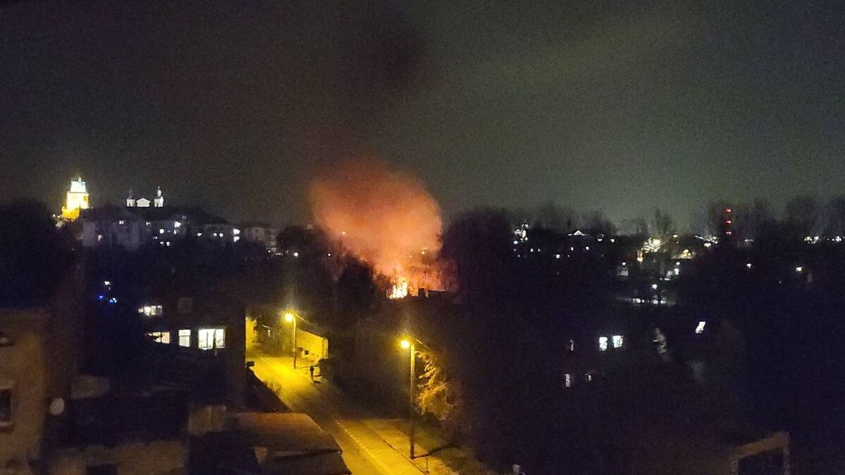 Nocny pożar w Rezerwacie Dzikich Dzieci w Lublinie