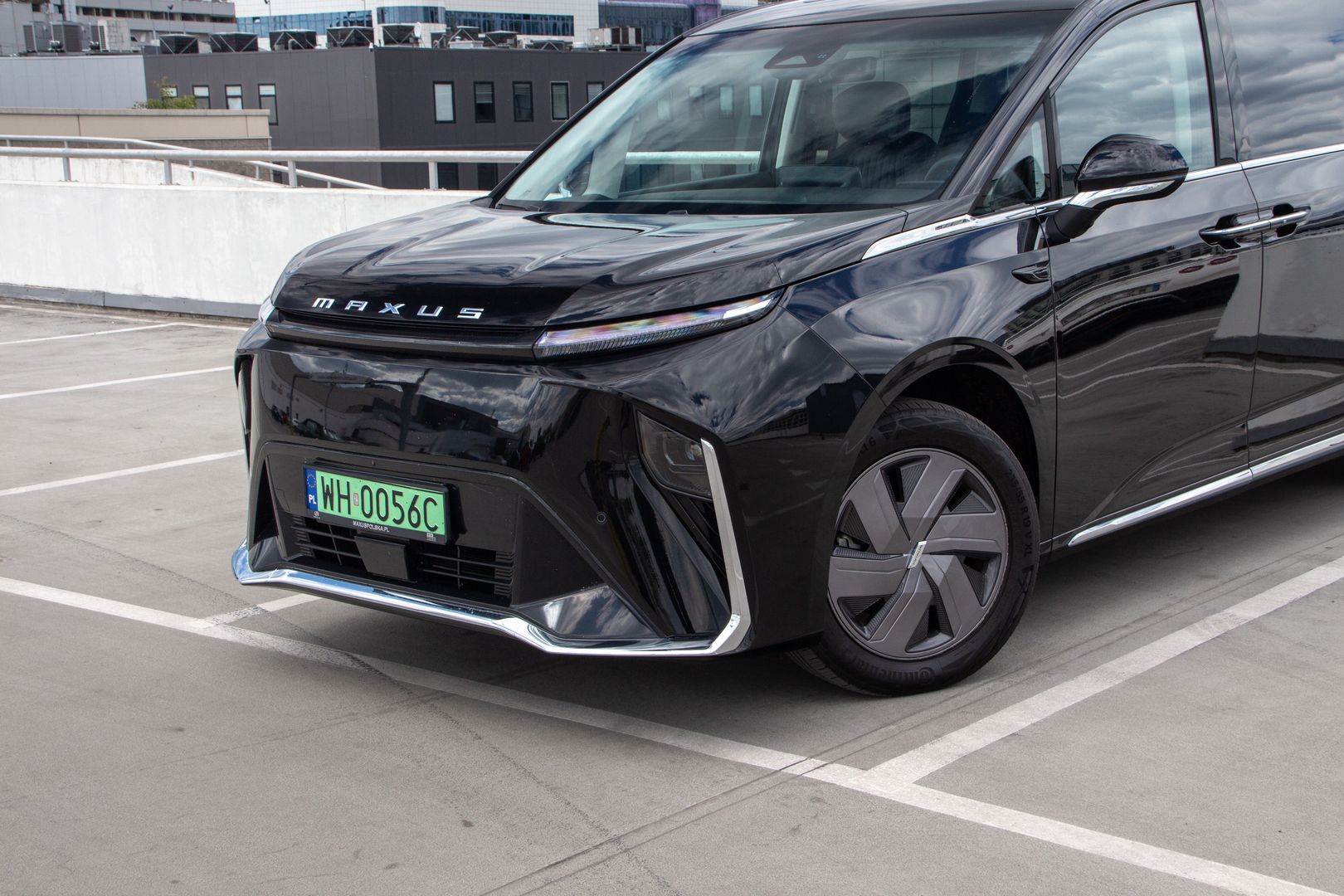 Maxus Mifa 9