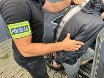 Ruda Śląska: Wywieźli mężczyznę do lasu i ukradli mu wszystko, co miał