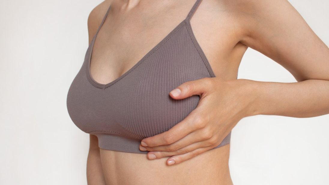 Guzek w piersi, tak wyczuwany w czasie badania palpacyjnego, jak i zobrazowany na USG bądź podczas mammografii,