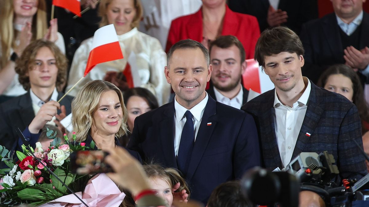 Karol Nawrocki z najstarszym synem i żoną