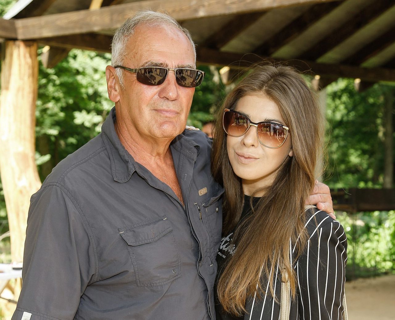 Młoda żona Karola Strasburgera dostrzega oznaki starości