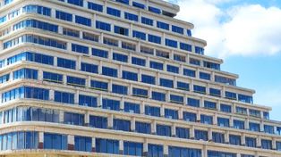 Spisali sezon na straty? Imponujący hotel w Pobierowie miał być hitem