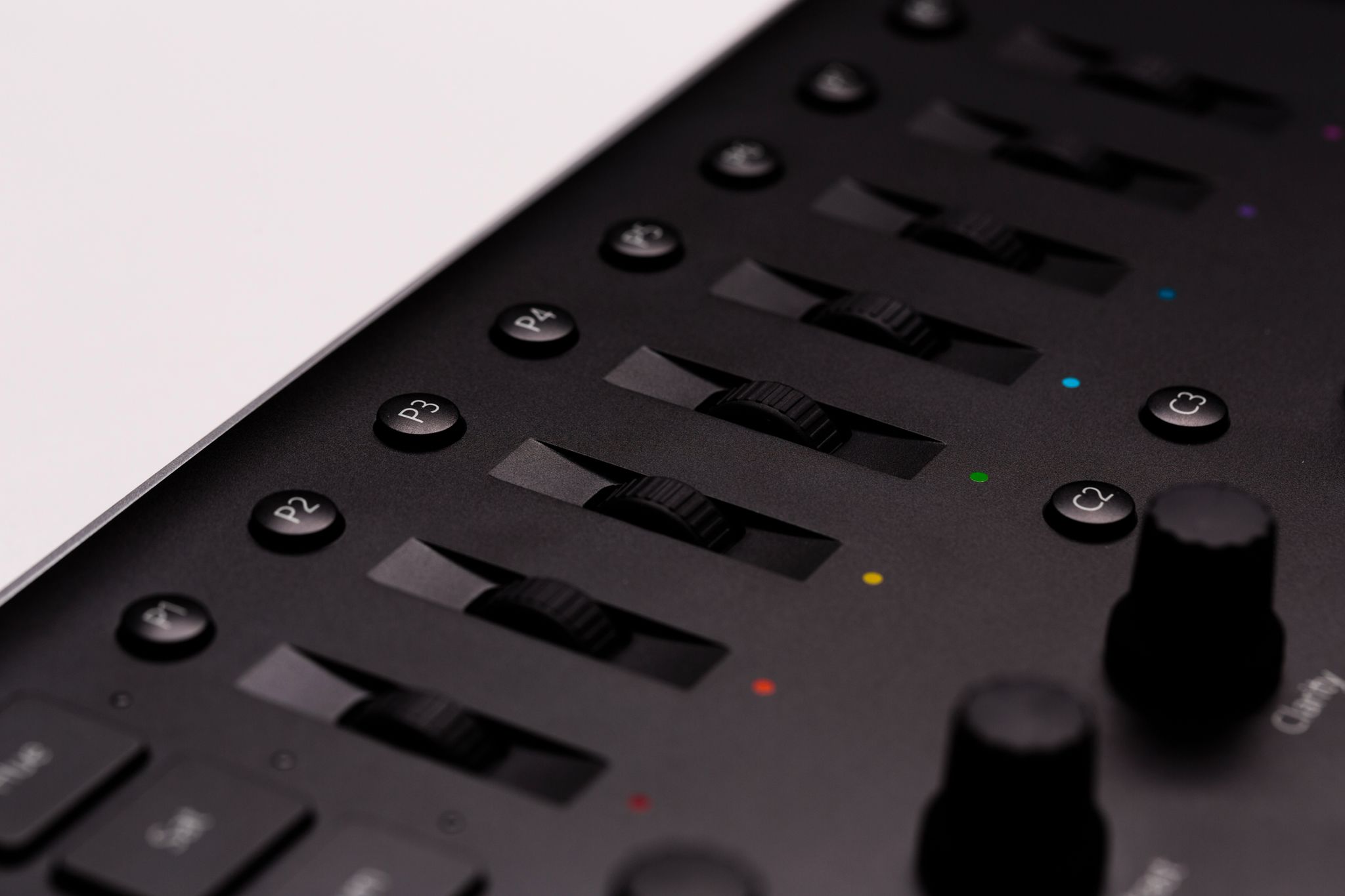 Loupedeck – zostań DJ-em w świecie fotografii. Test kontrolera do Lightrooma 4
