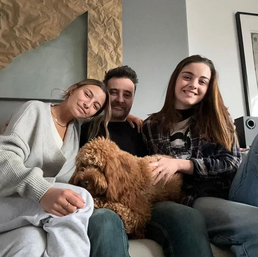 Konrad Wieniawa-Narkiewicz z córkami