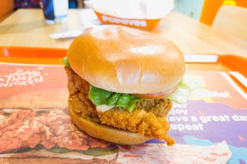 Rywal KFC rozkręca się w Polsce. Chce mieć 50 lokali do końca roku