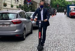 Donald Tusk przyłapany. Jeździł po Sopocie na hulajnodze