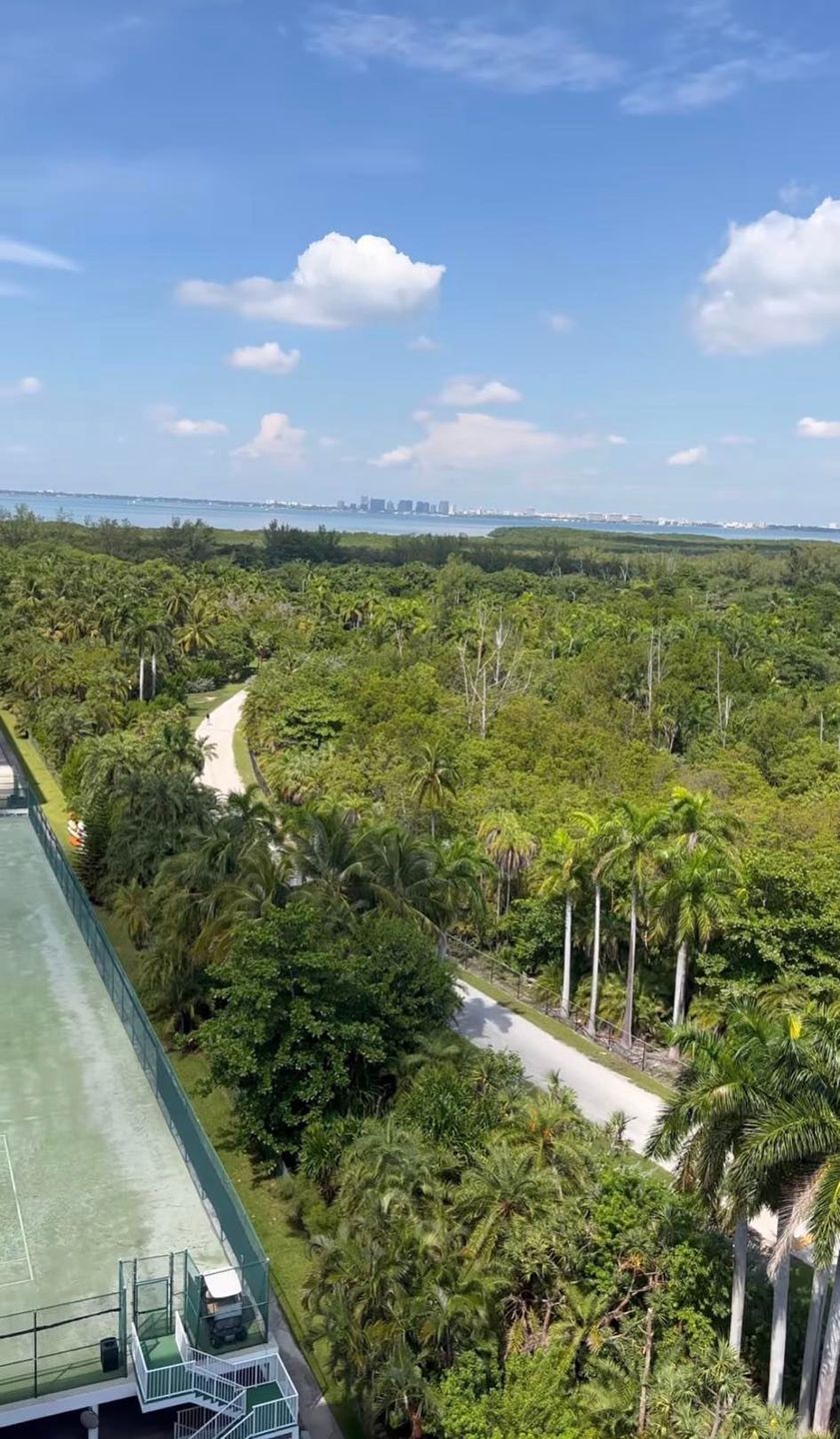 Widoki z budynku Agaty i Piotra Rubików