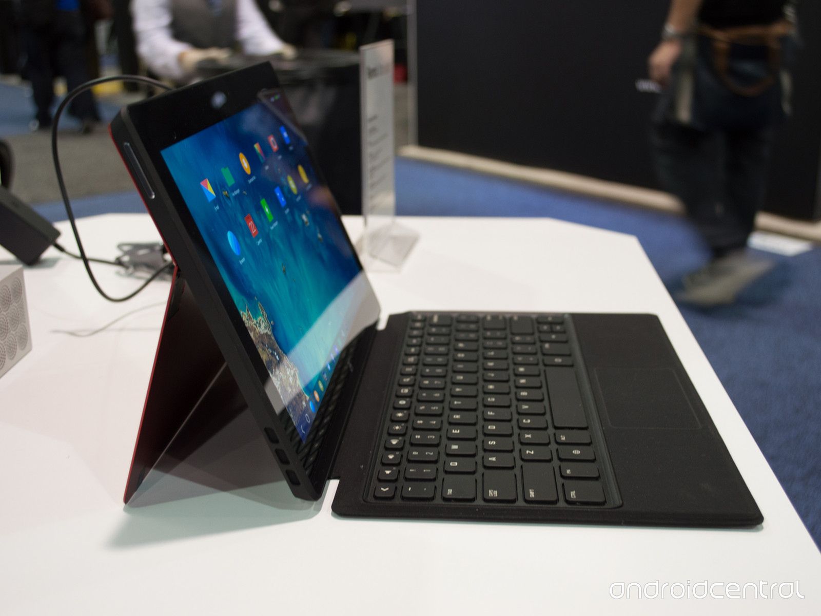 Jide Ultra Remix to tablet z Androidem wyglądający jak Surface Pro 3 2