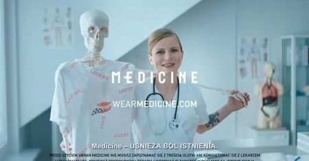 Nowy t-shirt najlepszy na ból istnienia? "Ktoś, kto to wymyślił, powinien uderzyć się w głowę"
