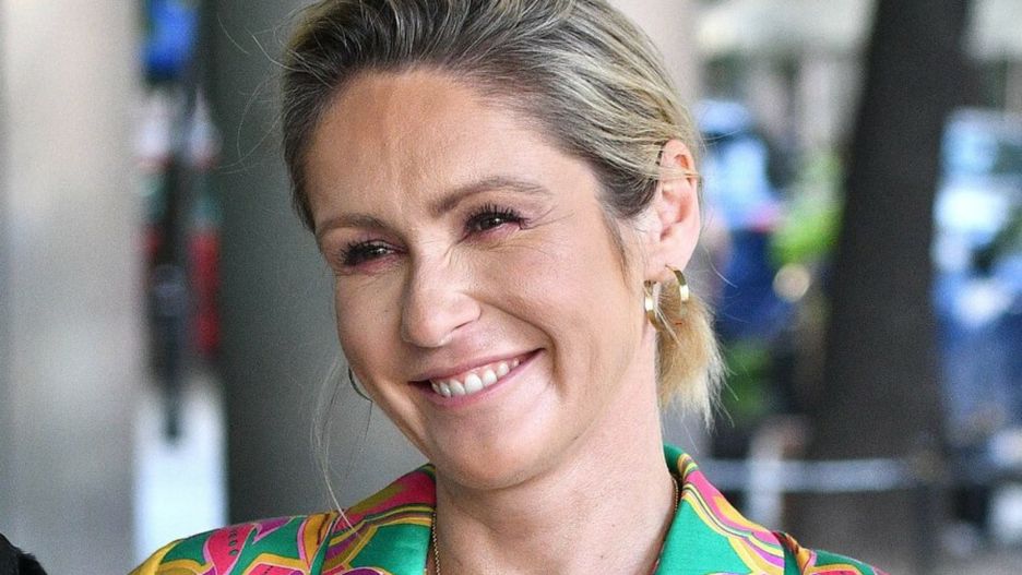 Małgorzata Ohme przyszła do pracy w bluzce w stylu boho 