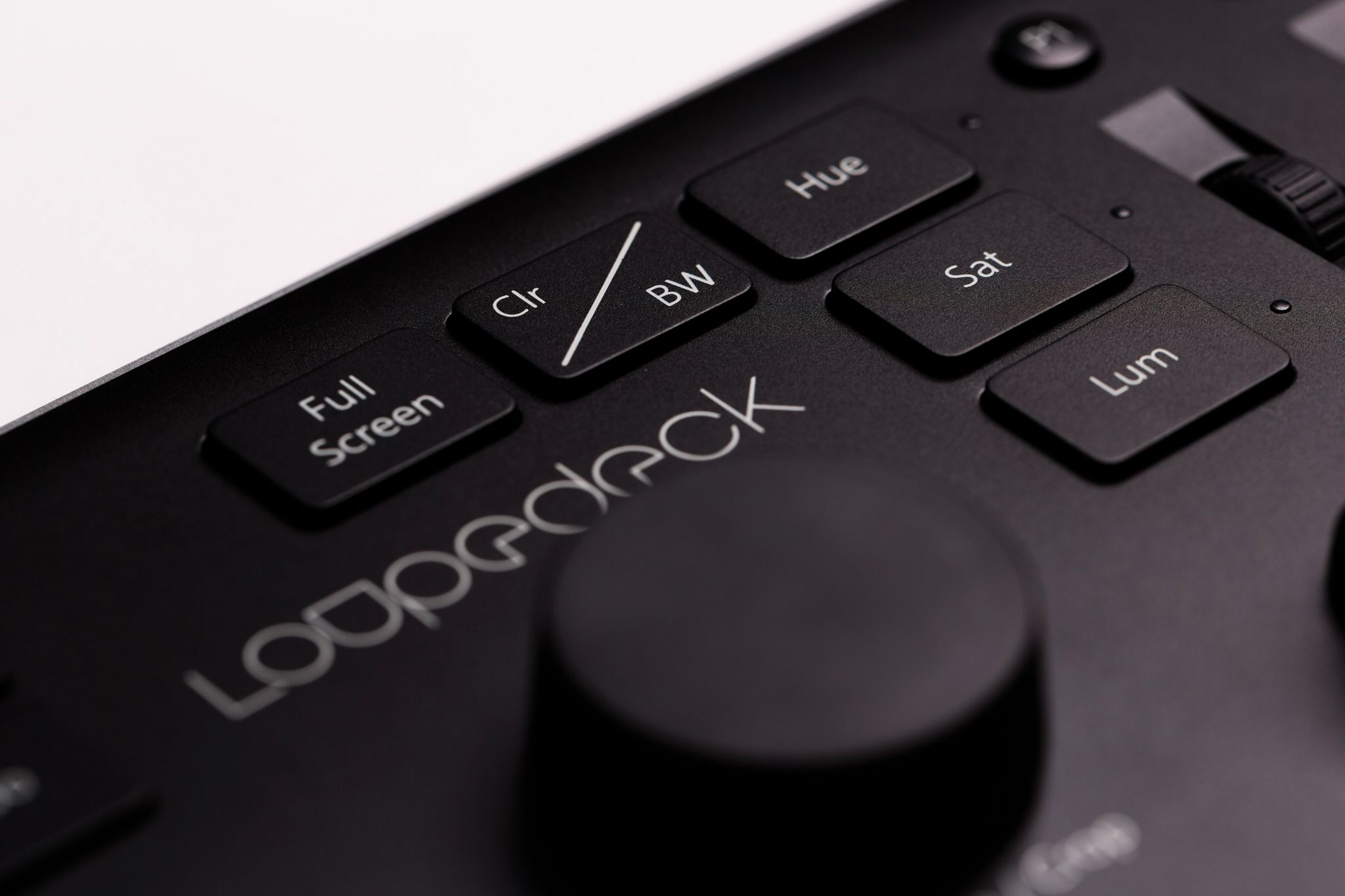 Loupedeck – zostań DJ-em w świecie fotografii. Test kontrolera do Lightrooma 6