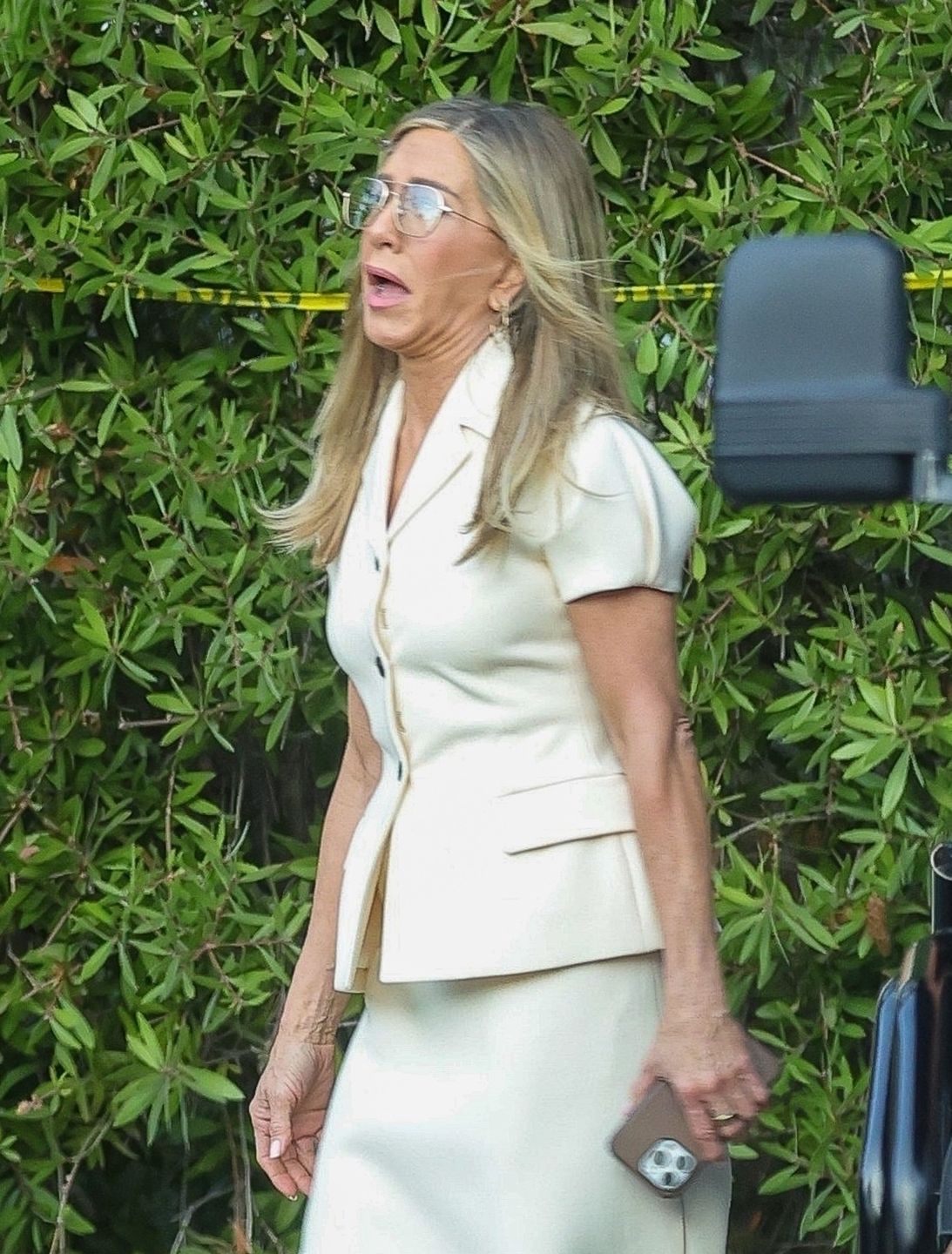 Jennifer Aniston stroi miny na planie serialu