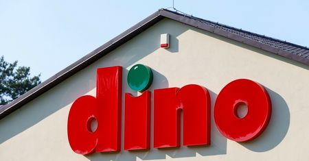 Pierwsza oferta pracy w Dino Oil. Oto kogo szuka polska sieć