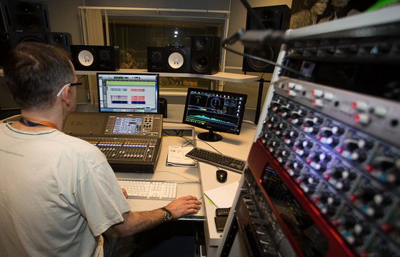 Koncertowe studio nagrań Radia Kraków z nowym sprzętem