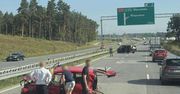 Zablokowana trasa S17 po zderzeniu dwóch aut. Strażacy uwalniali zakleszczone w pojeździe osoby