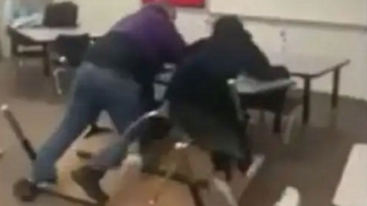 Dantejskie sceny rozegrały się w klasie. Nauczyciel zaatakował ucznia