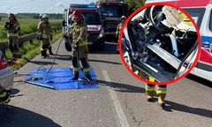 Wypadek. Betonowe bariery "wbiły się" w samochód. Dziecko zabrał LPR