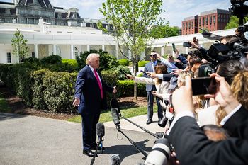Trump ugiął się pod nakazem. Przełom ws. akredytacji dla mediów