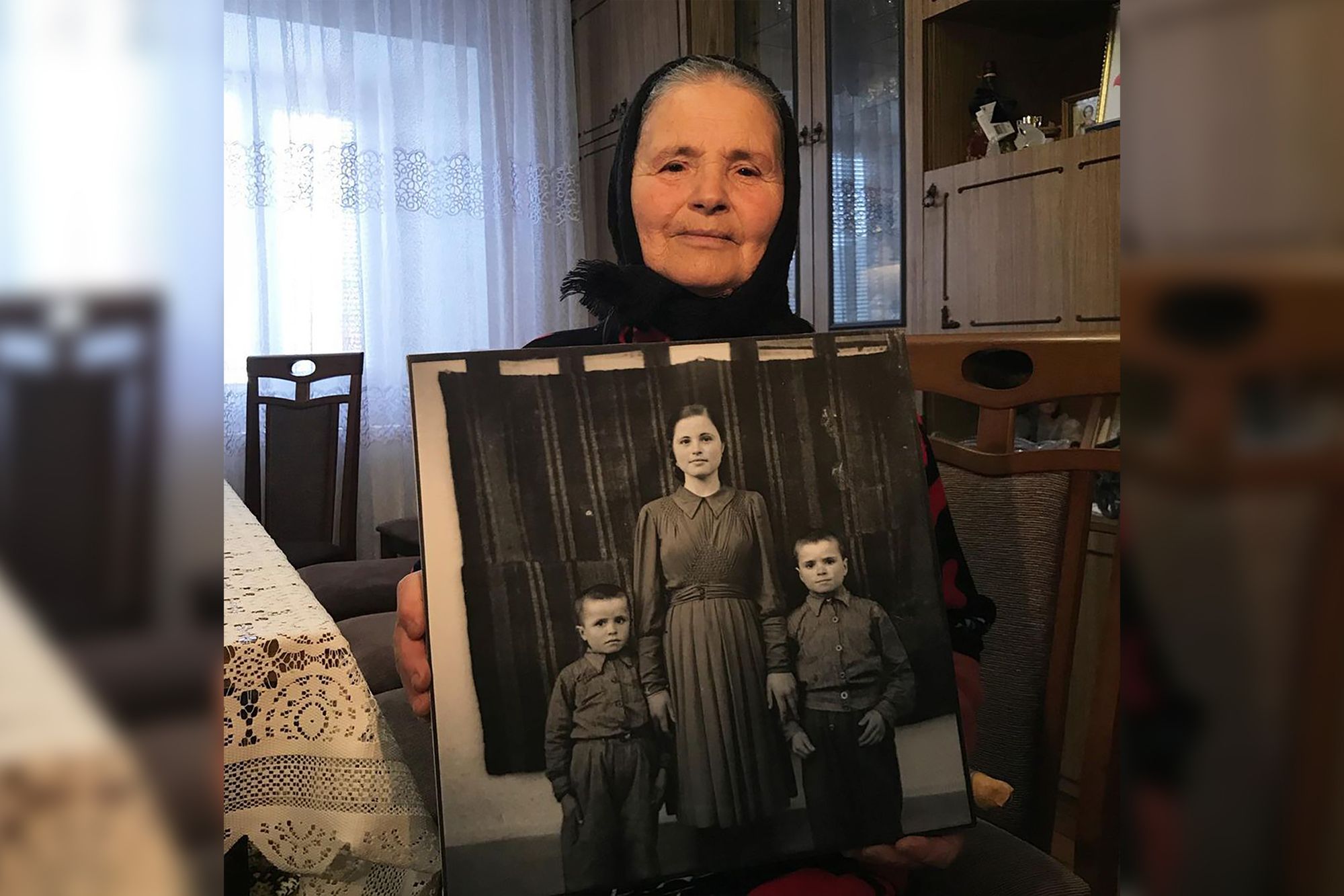 Mężczyzna znalazł zdjęcia sprzed 50 lat i postanowił odnaleźć ich bohaterów. Udało mu się! 1