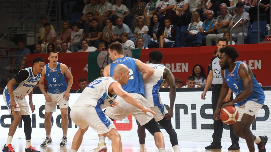 Anwil Włocławek - Arriva Polski Cukier Toruń stworzyły niezłe widowisko w finale turnieju o Puchar Marszałka Województwa Kujawsko-Pomorskiego