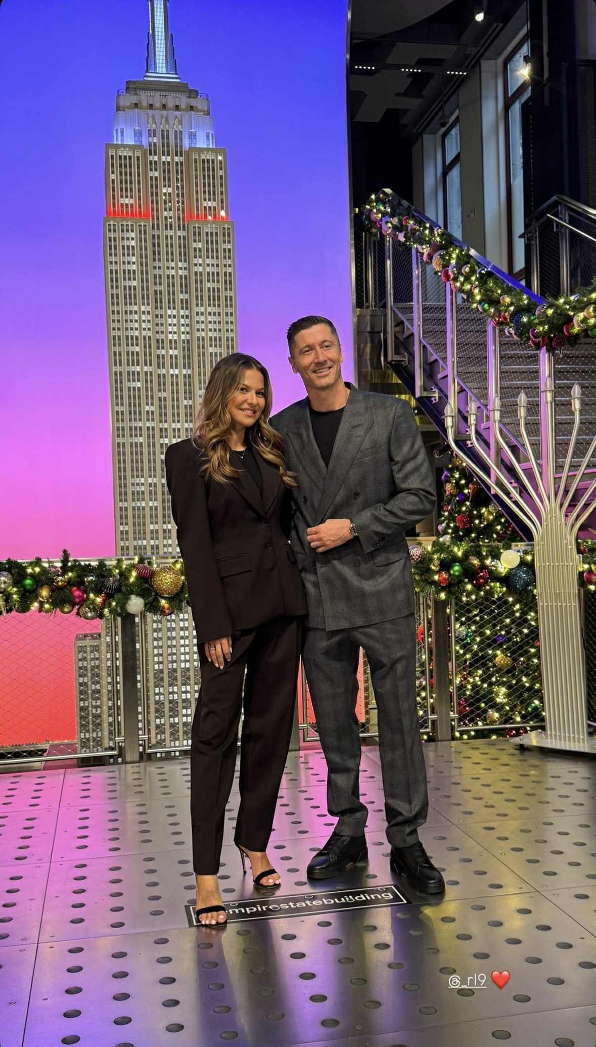 Robert Lewandowski nie pojawił się na zgrupowaniu kadry, bo... włączał podświetlenie Empire State Building z Ann (ZDJĘCIA)