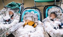 "Osunąłem się z ławki". W Łomży na świat przyszły trojaczki