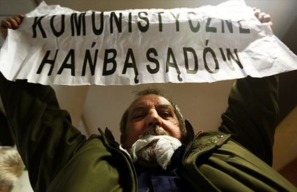 Incydenty w sądzie podczas rozprawy ws. Ciastonia i Sasina