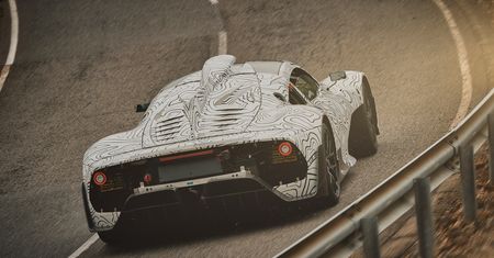 Liczby opisujące Mercedesa-AMG Project ONE są imponujące. Już jeździ po ulicach