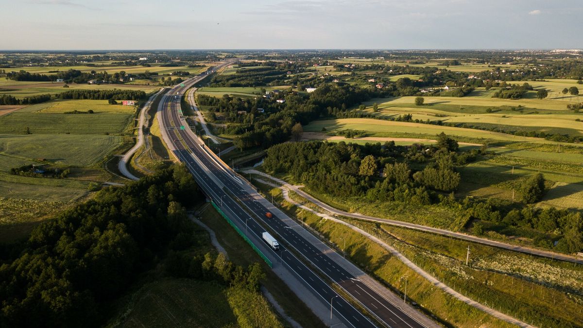 Szlak Via Carpatia to kluczowy korytarz transportowy łączący Europę Północną i Południową.