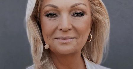 Jedne buty do wszystkiego. 50-latki pokochały model w stylu Walewskiej