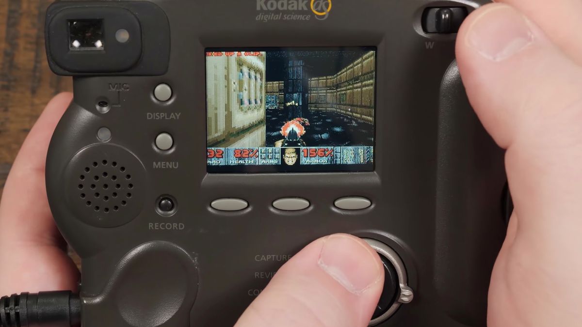 Gra Doom działa na starym Kodaku DC260. Tego jeszcze nie było! 1