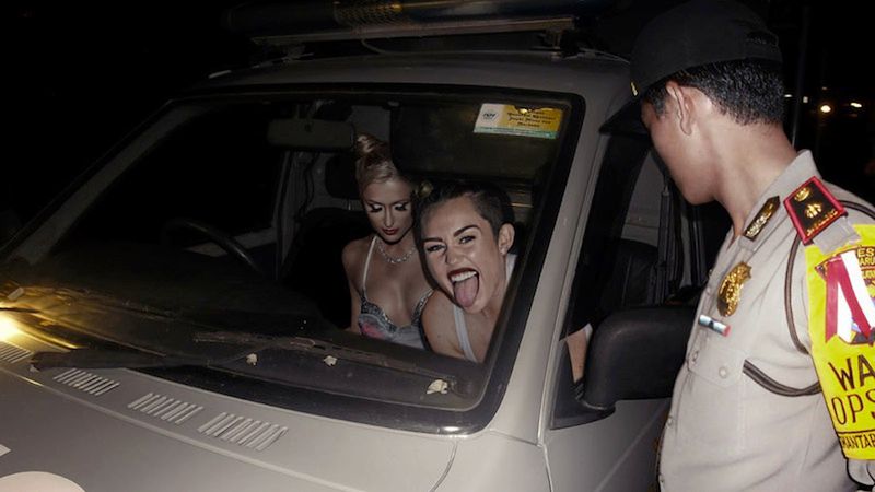 Kłamać jak na zdjęciach 1